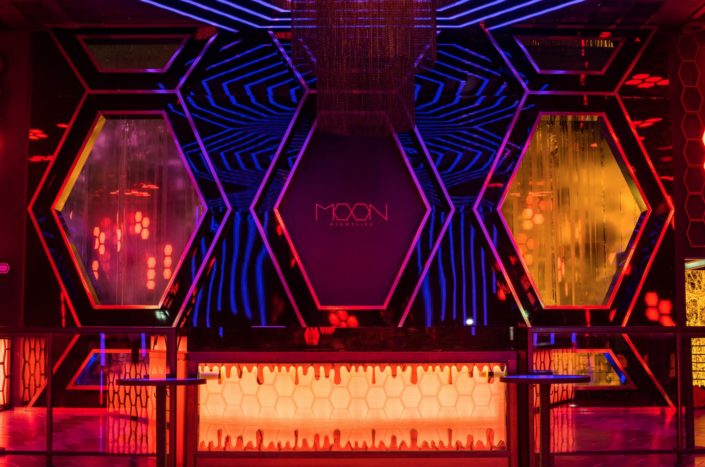 Moon Nightlife - Studio Guilherme Bez