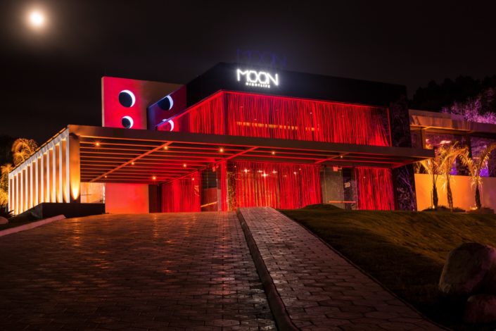 Moon Nightlife - Studio Guilherme Bez