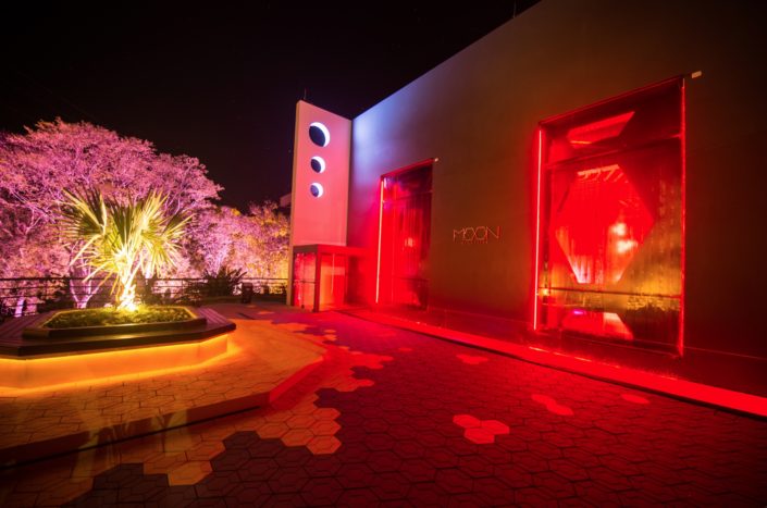 Moon Nightlife - Studio Guilherme Bez