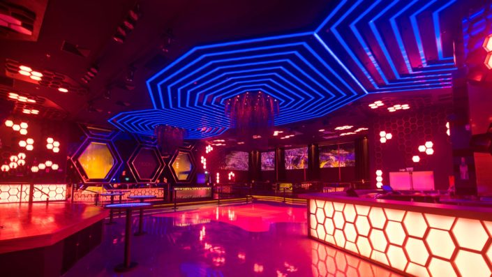 Moon Nightlife - Studio Guilherme Bez