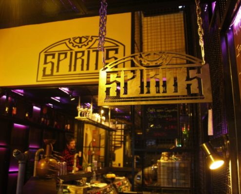 Spirits Bar Coquetelaria: o mais novo projeto assinado pelo Studio Guilherme Bez